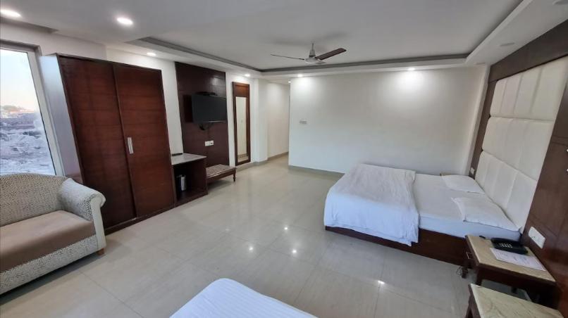 Deep Hotel Mussoorie Buitenkant foto